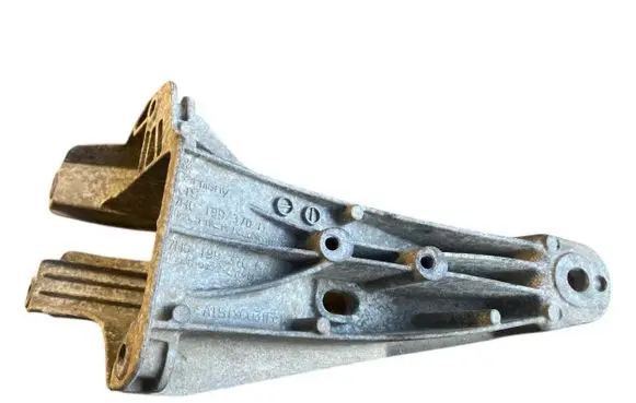 Volkswagen Transporter - Caravelle T5 Engine mounting bracket 7H0199370D 7H0199370G