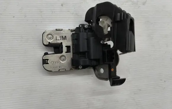 Audi A6 C7 Tailgate/trunk/boot lock/catch/latch 4H0827505