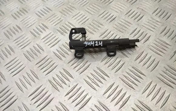 Volkswagen Transporter - Caravelle T5 Sliding door lower roller guide/hinge 7H0843648D