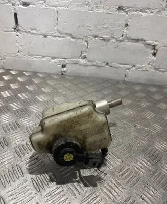 Volkswagen Caddy Master brake cylinder 1K1611301C