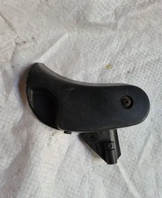 Engine bonnet (hood) release handle