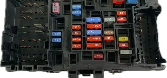 Cadillac Escalade IV Fuse box set 23200660