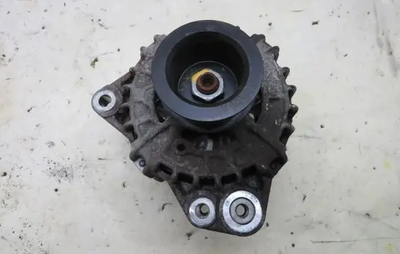 Volvo V40 Generator/alternator 31346732