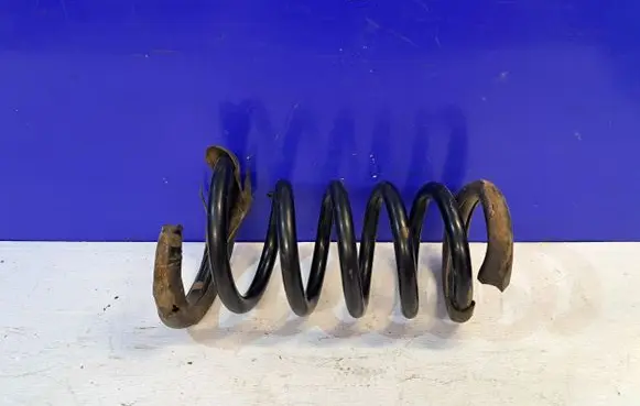 Volvo XC90 Rear coil spring 31329365