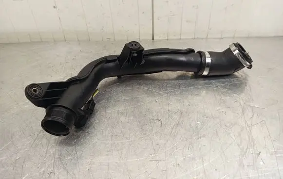 Skoda Fabia Mk2 (5J) Intercooler hose/pipe 6R0145770A