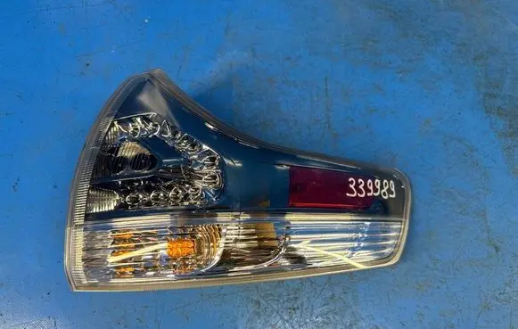 Toyota Sienna XL30 III Boot/trunk interior light 8155008040