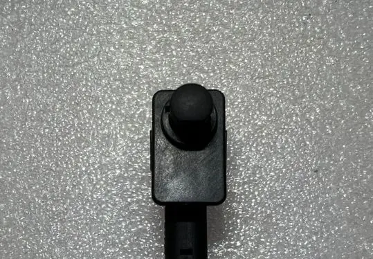 BMW X3 E83 Bonnet alarm switch sensor 61318352229 8352229