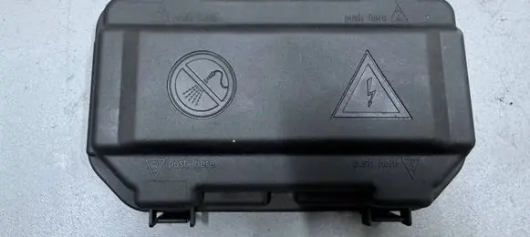 BMW 3 F30 F35 F31 Fuse box cover 9224872