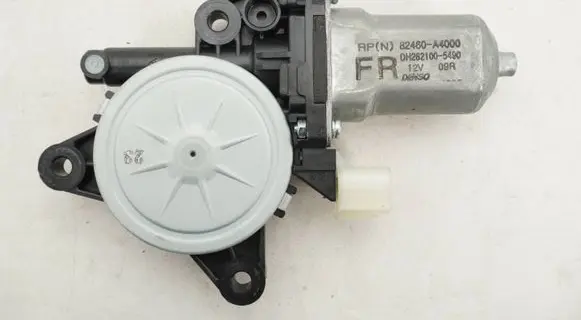 KIA Carens III Front door electric window regulator 82460A4000
