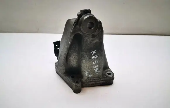 Mercedes-Benz S W221 Engine mounting bracket A6422230504
