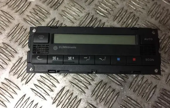 Volkswagen PASSAT B5 Climate control unit