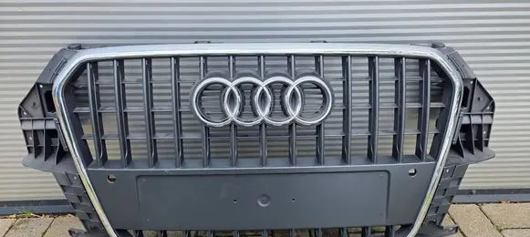 Audi Q3 8U Front grill 8U0853653H