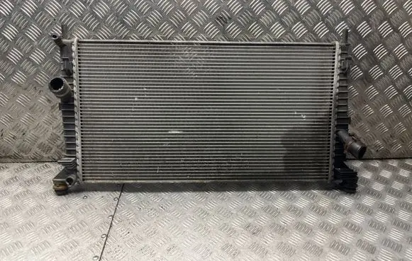 Ford Focus Coolant radiator 3M5H8005RK