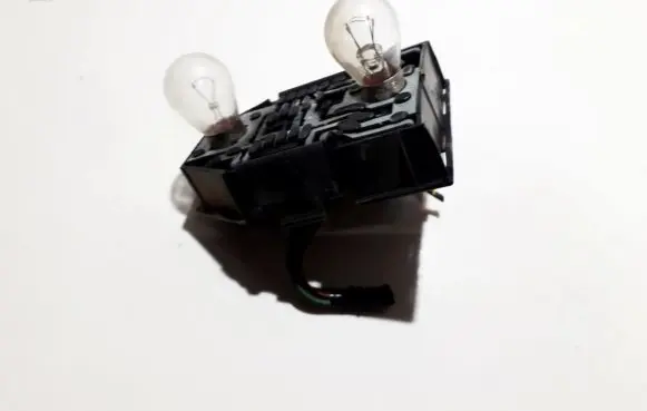 Volkswagen PASSAT B3 Tail light bulb cover holder 333945257