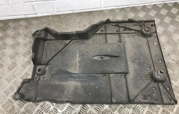 Lexus CT 200H Other under body part 5816576010