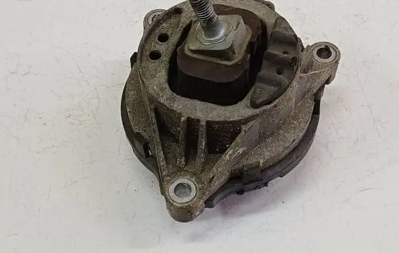 BMW 3 F30 F35 F31 Engine mount bracket 685941201 280715