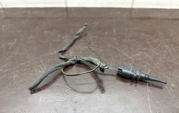 BMW 3 E90 E91 Outside/exterior temperature sensor 6936953
