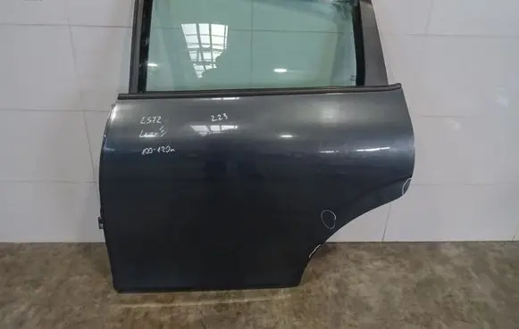 Seat Leon (1P) Rear door