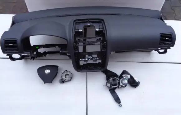Volkswagen Golf V Airbag set with panel 