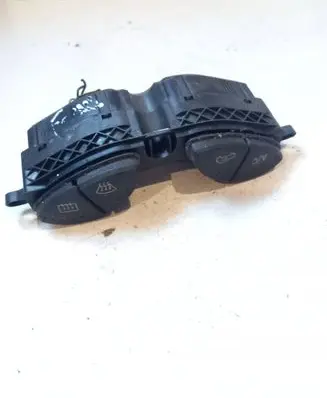 Ford Focus Windscreen/window heater switch 98AG19A945CF 290699