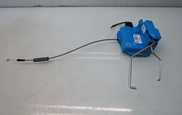 Hyundai i10 Front door lock 81320K7000