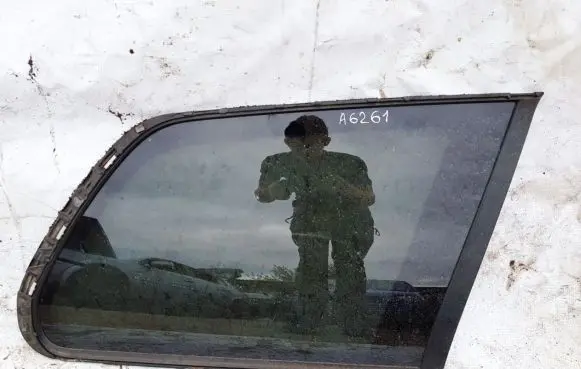 Volvo XC90 Rear side window