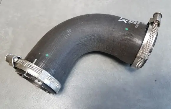 Audi Q8 Intercooler hose/pipe 4M0145709G