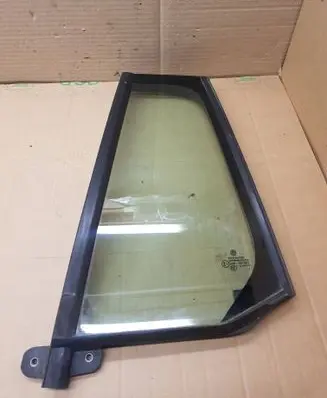 Volkswagen Golf VII Rear vent window glass 5G9845213B 5G9845213C 43R001583