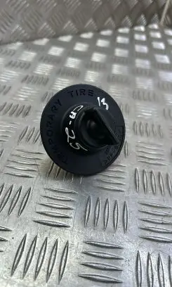 Honda CR-V Spare wheel bolt 