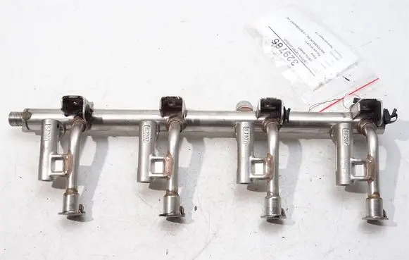 Ford Focus Fuel main line pipe DS7G-9H487-EB