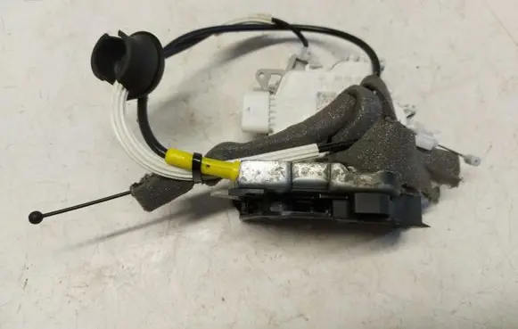 Porsche Macan (95B) Rear door lock 8K0839015F