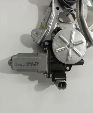 Subaru B9 Tribeca Front door window regulator motor 6110200