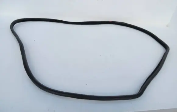 Volvo XC90 Front door rubber seal 