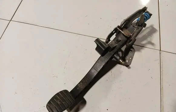 Renault Scenic II - Grand scenic II Brake pedal 