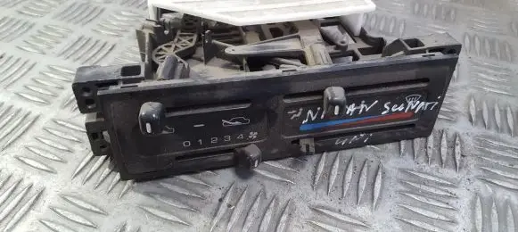 Nissan Sunny Climate control unit