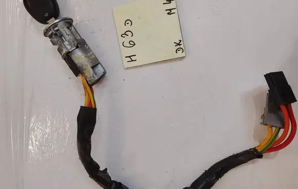 Renault Laguna II Ignition lock 14525482