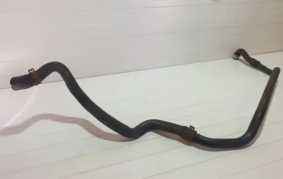 Engine coolant pipe/hose