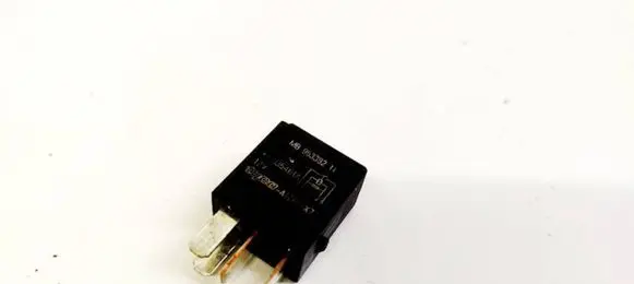 Volvo S40, V40 Other relay MB953382 V23074