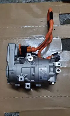Nissan X-Trail T33 Air conditioning (A/C) compressor (pump) 926006UM0A T397489F 3322204456