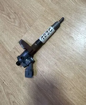 Volvo V40 Fuel injector VEA132370010CAA