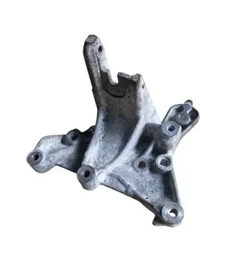 Engine mounting bracket