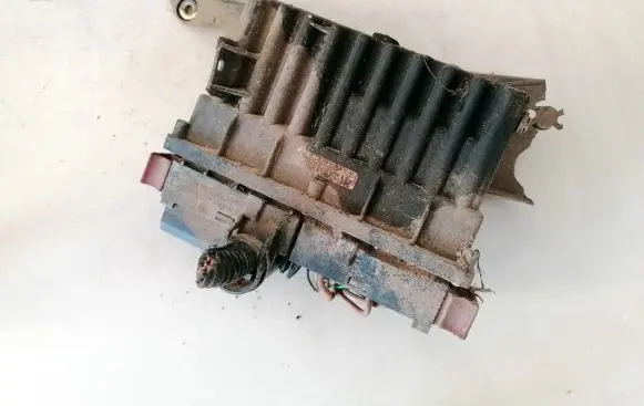 Opel Astra G Coolant fan relay 52475584