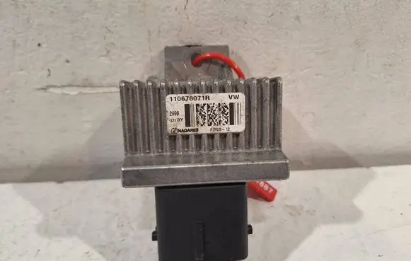 Renault Master III Glow plug pre-heat relay 110678071R