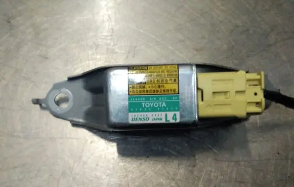 Toyota Prius (XW20) Airbag deployment crash/impact sensor 8983447020 1879000922