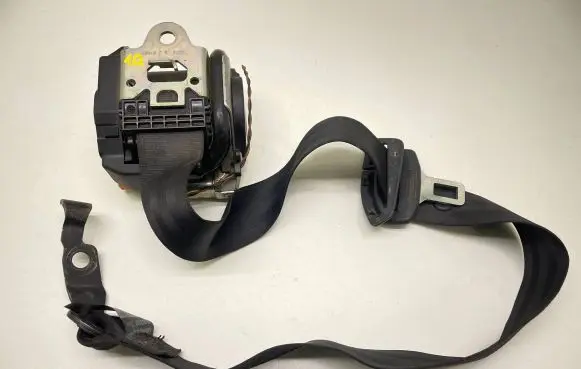 Audi A8 S8 D3 4E Rear seatbelt 4E0857805D