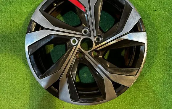 Renault Arkana R18 alloy rim 
