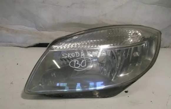Skoda Fabia Mk2 (5J) Headlight/headlamp