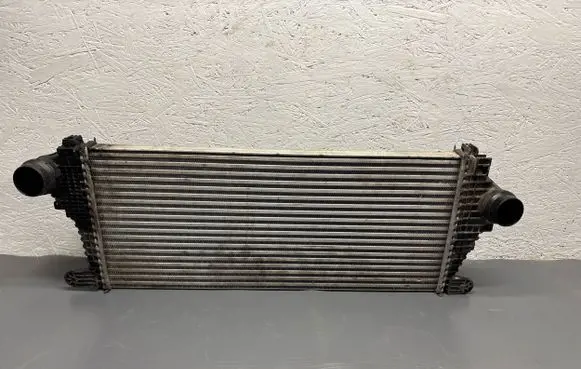 Opel Insignia B Intercooler radiator 84208091 GG747003