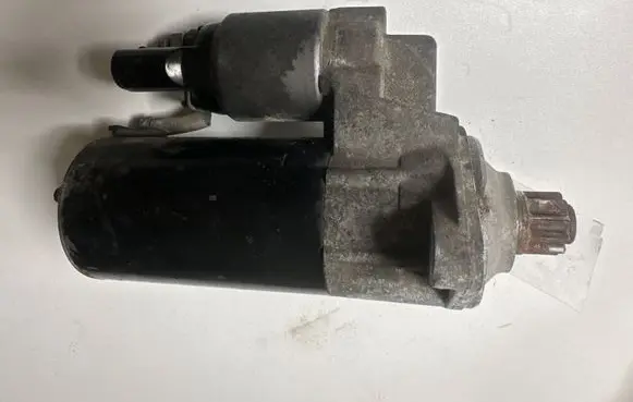 Volkswagen PASSAT B6 Starter motor 0001123016