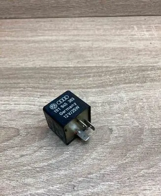 Volkswagen PASSAT B4 Other relay 191945383 899573 151